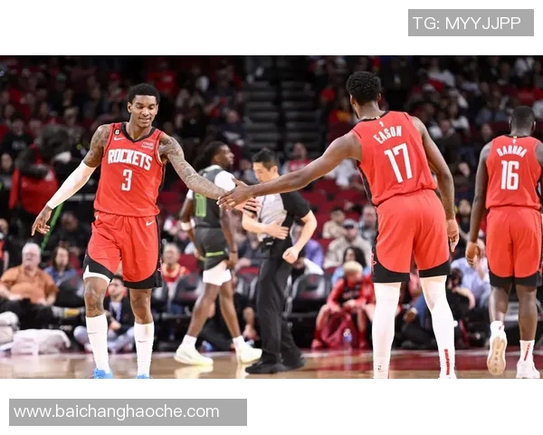 伊森分享狄龙建议称赞乌度卡严格执教风格带来的积极影响 伊森分享狄龙建议称赞乌度卡严格执教风格带来的积极影响