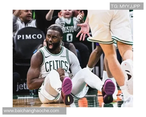 杰伦布朗表现稳定但未能带领球队获胜18投9中斩获25分6篮板4助攻