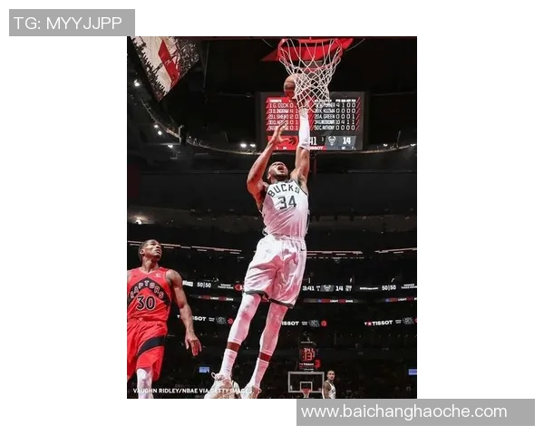 字母哥火力全开22投16中砍下37分8板7助2盖帽带队大胜正负值高达18