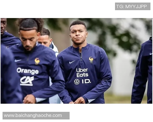 姆巴佩本赛季状态火热10场狂轰14球仅一场未能进球展现超强实力 姆巴佩本赛季状态火热10场狂轰14球仅一场未能进球展现超强实力