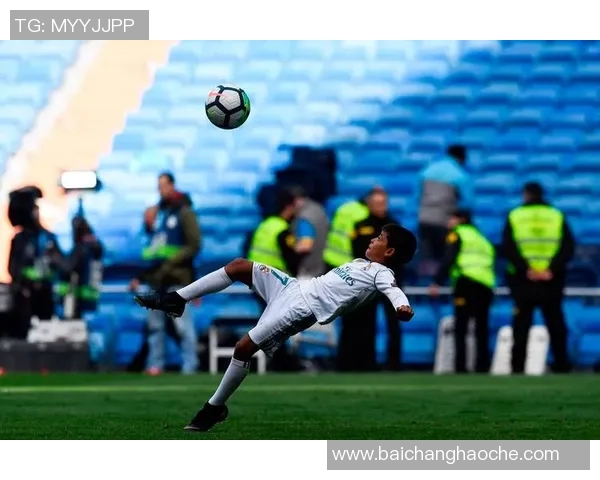 C罗父子同场竞技双双进球迷你罗为U16建功父亲再创辉煌 C罗父子同场竞技双双进球迷你罗为U16建功父亲再创辉煌