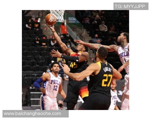 76人第三节防守再遭重创米切尔单节狂砍20分令球队痛苦不已