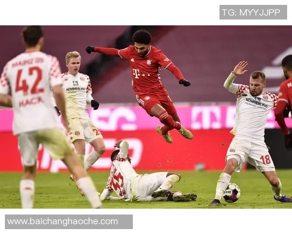 拜仁官方推特发布德甲对阵斯图加特海报基米希与卡尔共同亮相