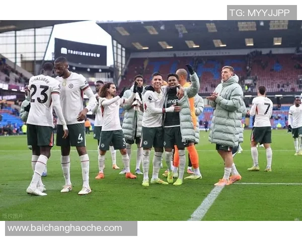 外媒报道巴萨有意引进勒沃库森中场马扎身价2500万欧元